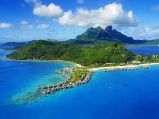 Matira Beach na ostrově Bora Bora patří mezi nejkrásnější pláže světa